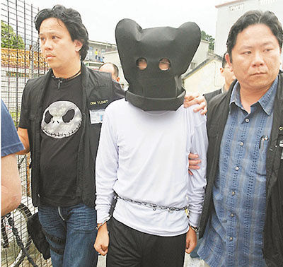 伙同友人回家弒父及傷母的中菲混血兒被告霍立賢。香港《文匯報(bào)》數(shù)據(jù)圖片 伙同友人回家弒父及傷母的中菲混血兒被告霍立賢,。香港《文匯報(bào)》數(shù)據(jù)圖片