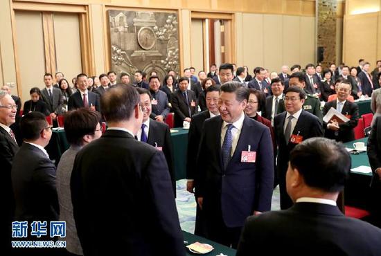 習近平參加上海代表團審議,。新華社記者 王曄 攝